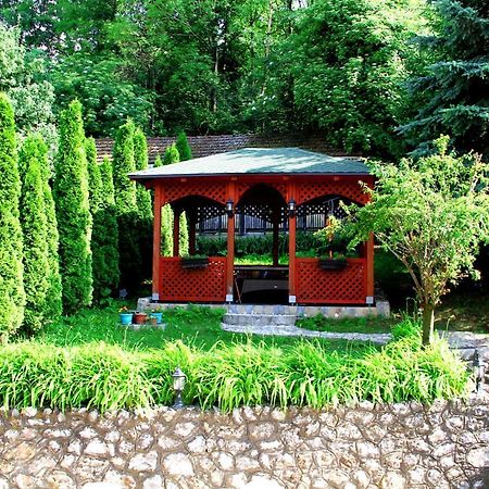 Downtown Green Oasis Apartments Sarajevo Bagian luar foto