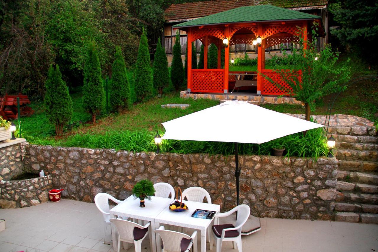 Downtown Green Oasis Apartments Sarajevo Bagian luar foto
