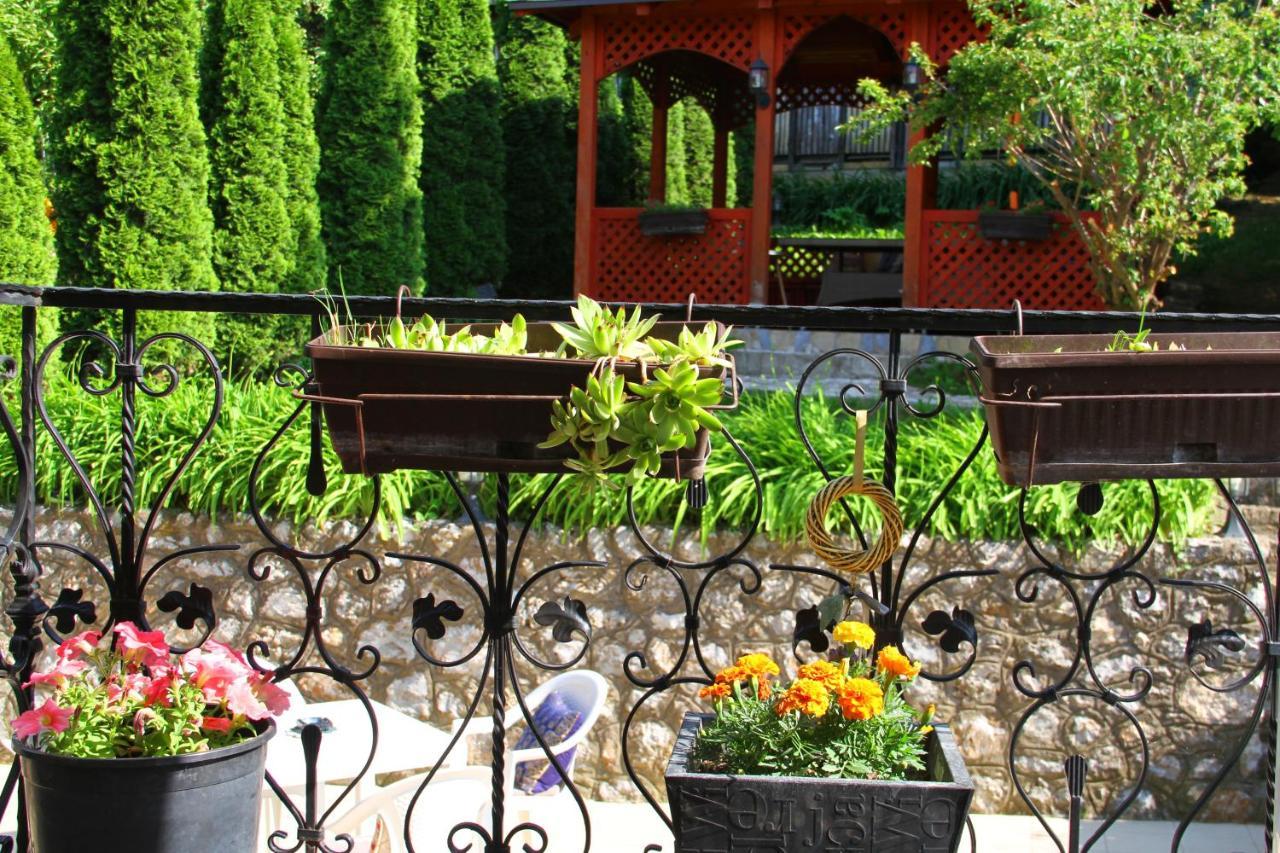 Downtown Green Oasis Apartments Sarajevo Bagian luar foto