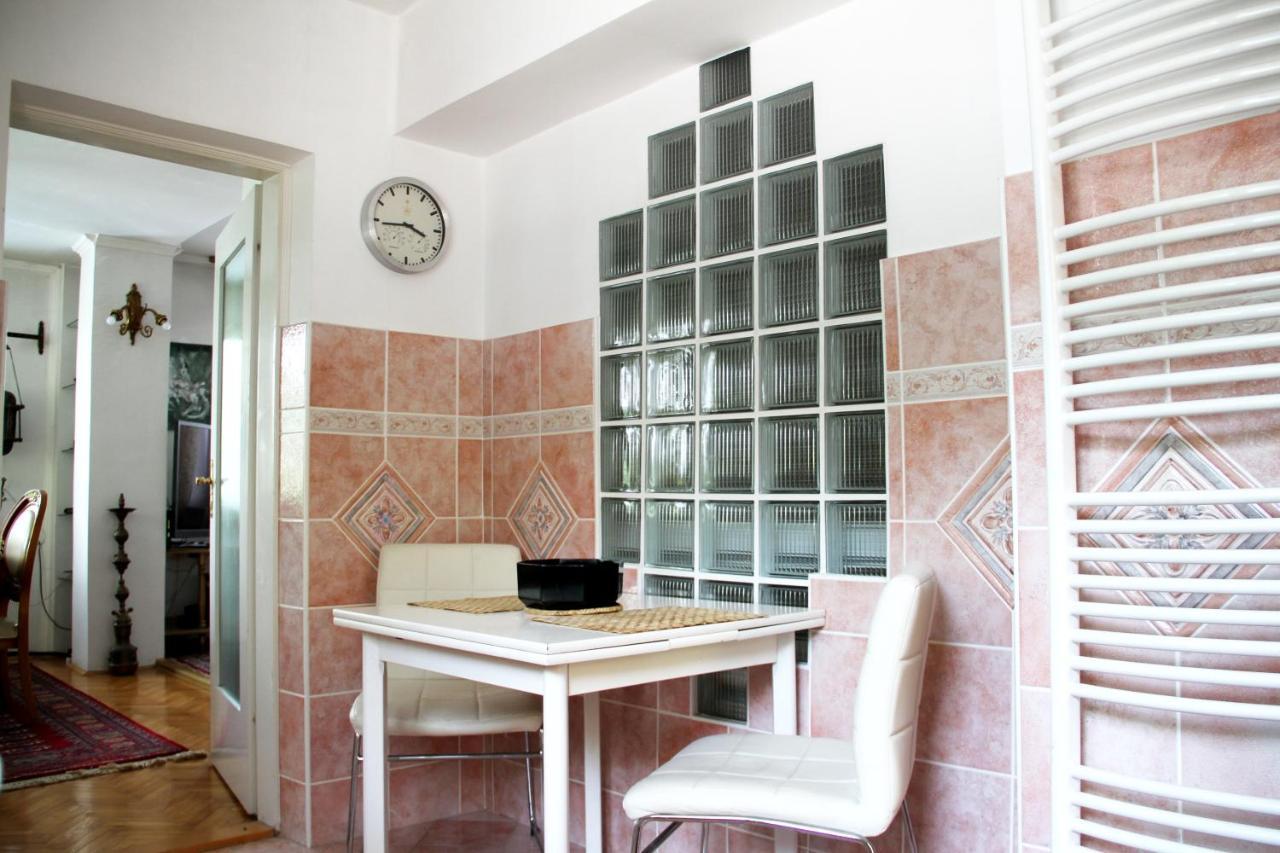 Downtown Green Oasis Apartments Sarajevo Bagian luar foto