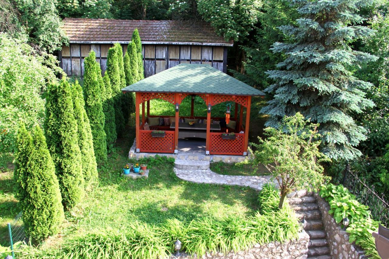 Downtown Green Oasis Apartments Sarajevo Bagian luar foto