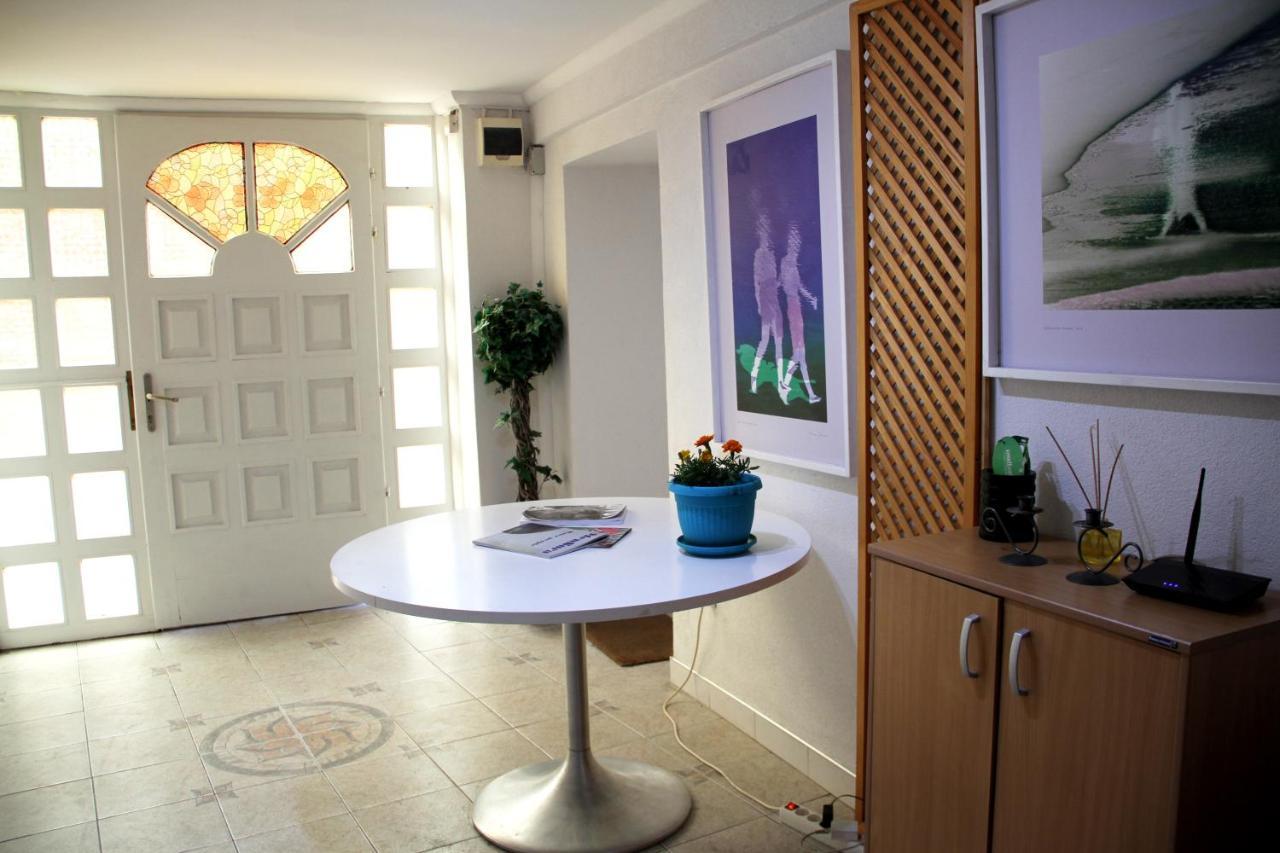 Downtown Green Oasis Apartments Sarajevo Bagian luar foto