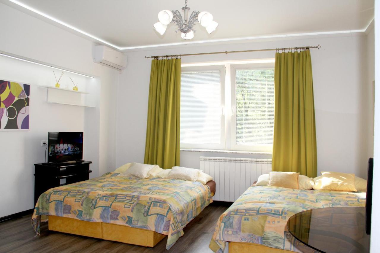Downtown Green Oasis Apartments Sarajevo Bagian luar foto