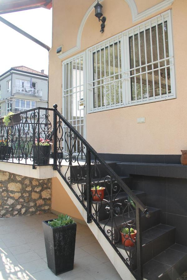 Downtown Green Oasis Apartments Sarajevo Bagian luar foto